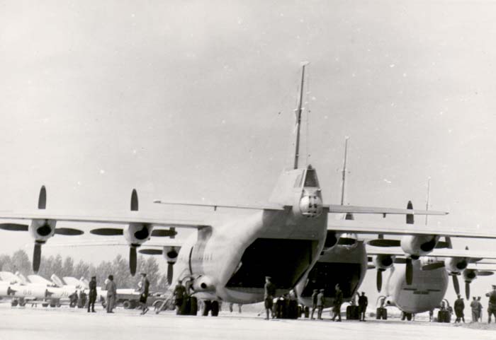 S16
